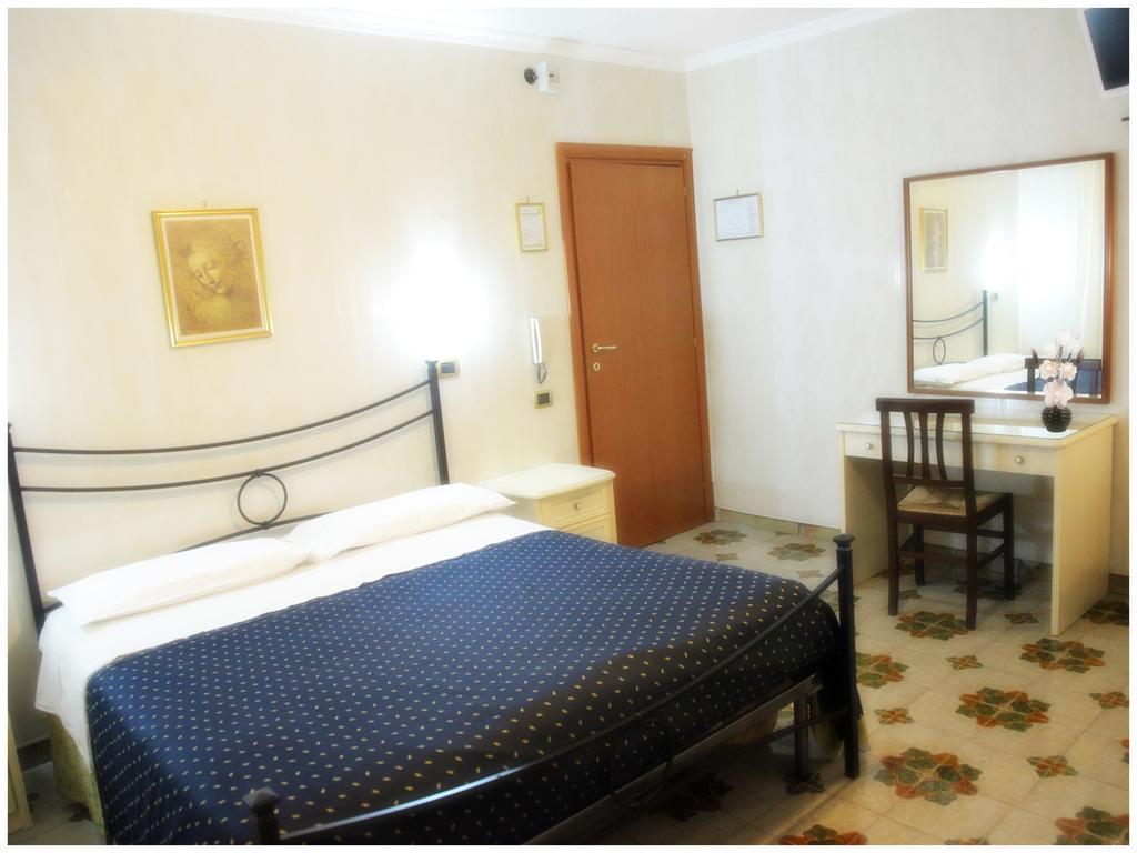 Hotel Pisani Taranto Dış mekan fotoğraf